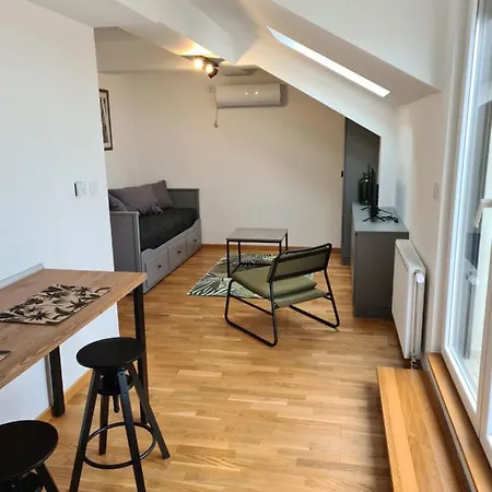 New Now Living 公寓 诺威萨