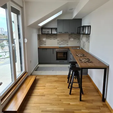 New Now Living * 诺威萨