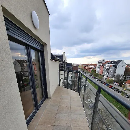 New Now Living * 诺威萨